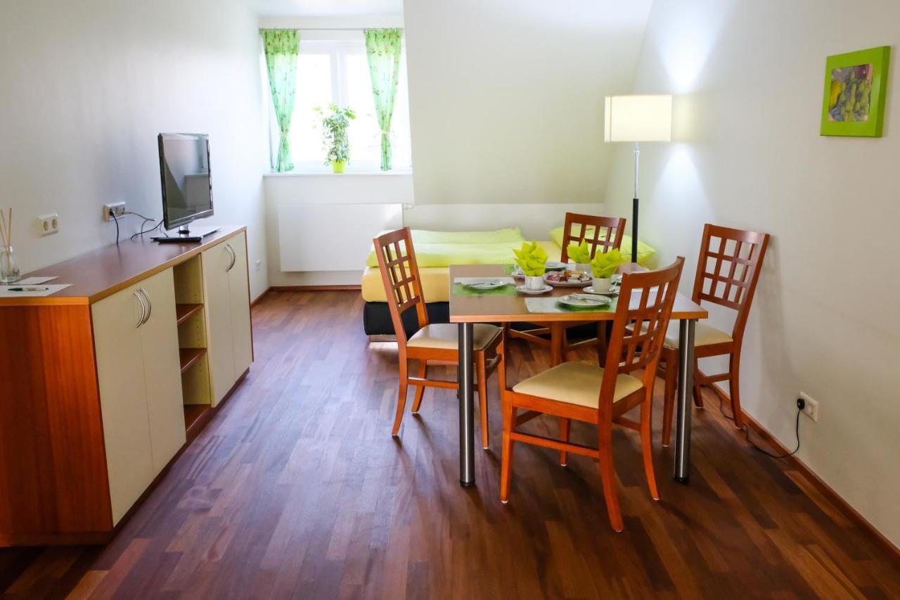 Jungingers Aparthotel Holzheim  Eksteriør bilde